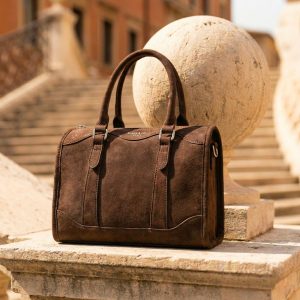 BAULETTO SCAMOSCIATO CON DOPPI MANICI